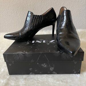 Inez Marisol 70 in Black Croco Emboss size 10.5 standard